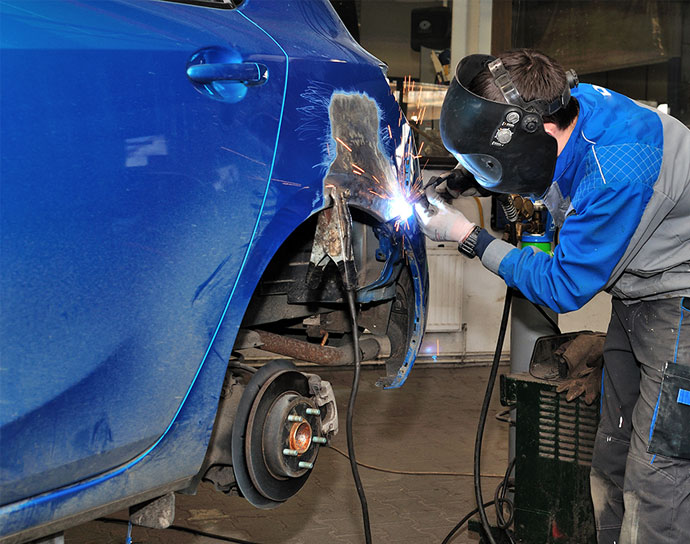 Réparation de carrosserie Compiègne – Peinture de carrosserie près